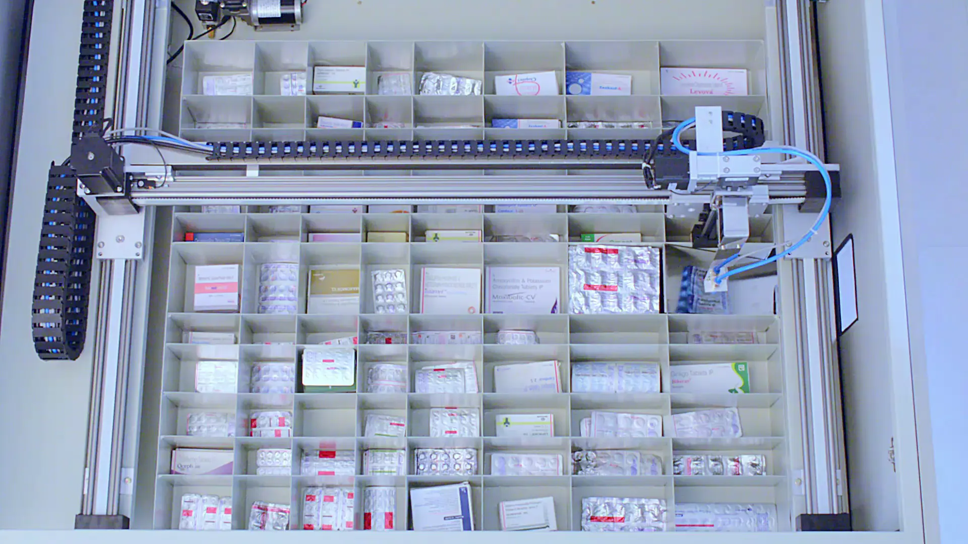 Automatic dispensing system for pharmacies