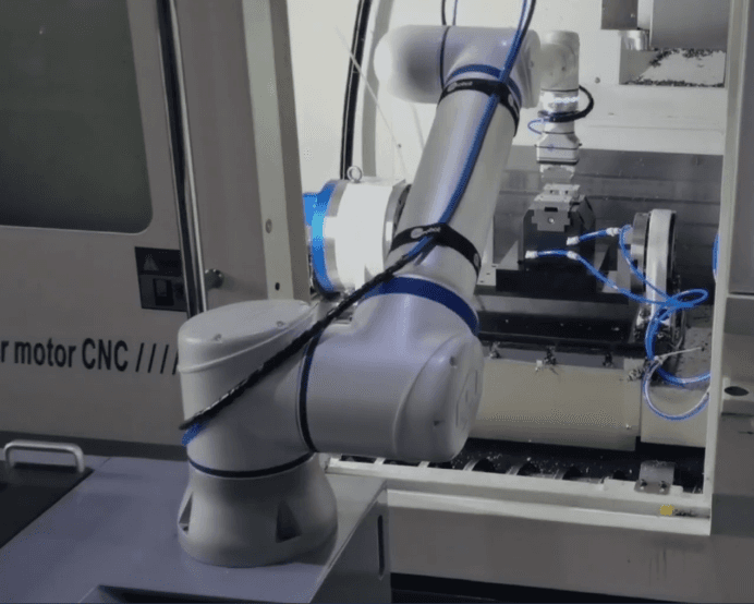 Elite Robots CS612 cobot performing CNC loading and unloading