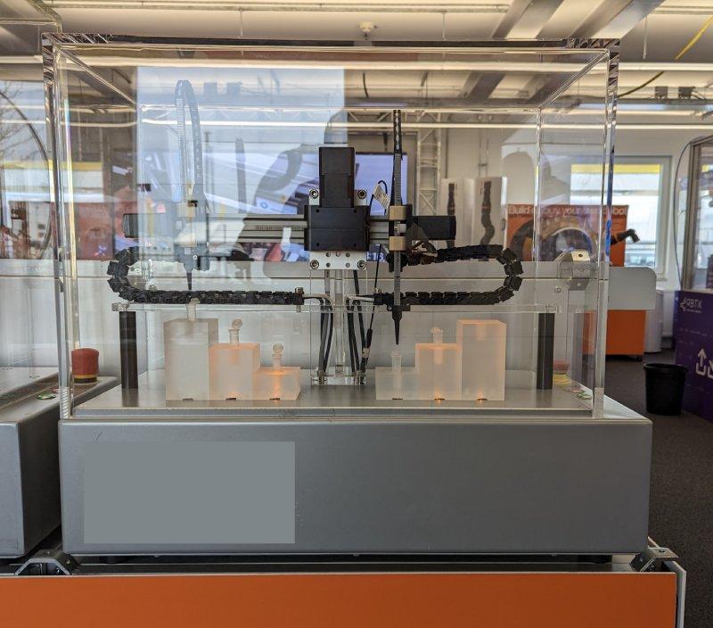 Pipettor on gantry used to automate dispensing of fluid for medical and lab applications