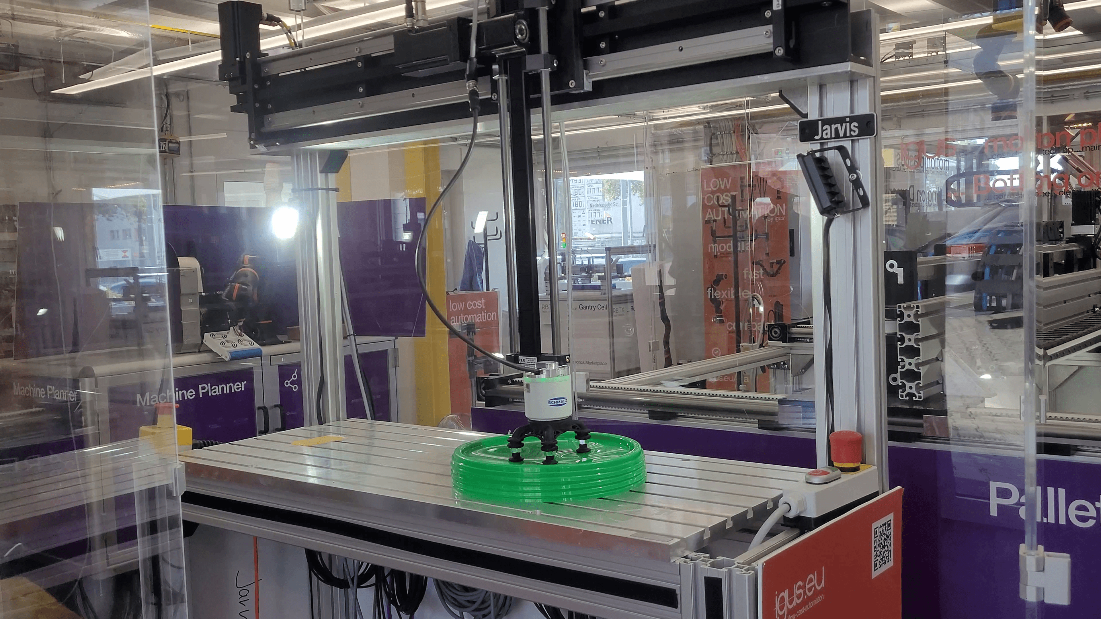 Pick and place with line gantry robot