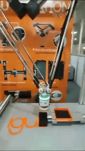 Simulation einer Verpackungsanwendung mit einem igus Delta Roboter