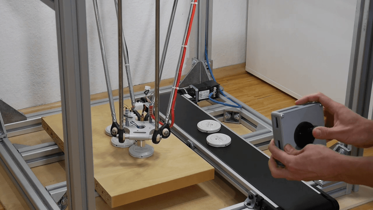 Arduino-based wireless joystick for robot control