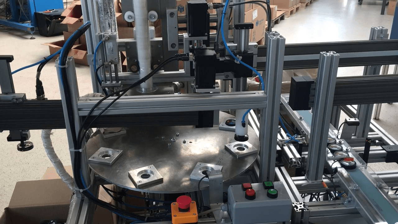 Automated packaging with igus line gantry robot