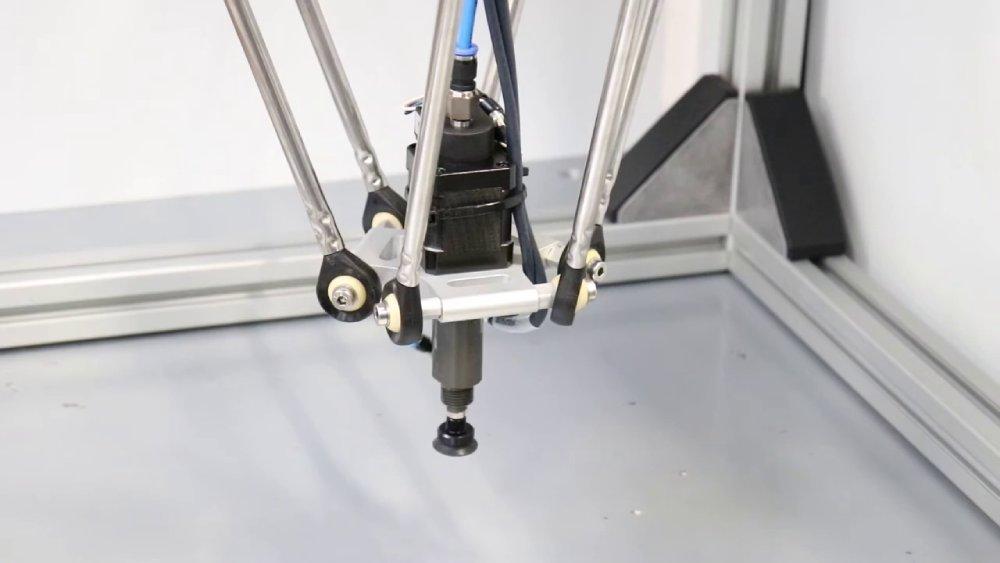 Control the 4th axis of your delta robot with the igus® Robot Control System 