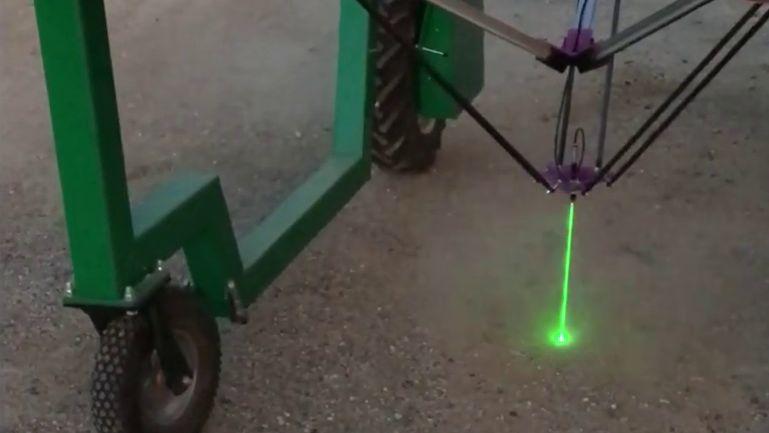 Roboter mit Laser bekämpft Unkraut