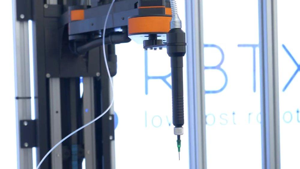 Automated gluing with a robot