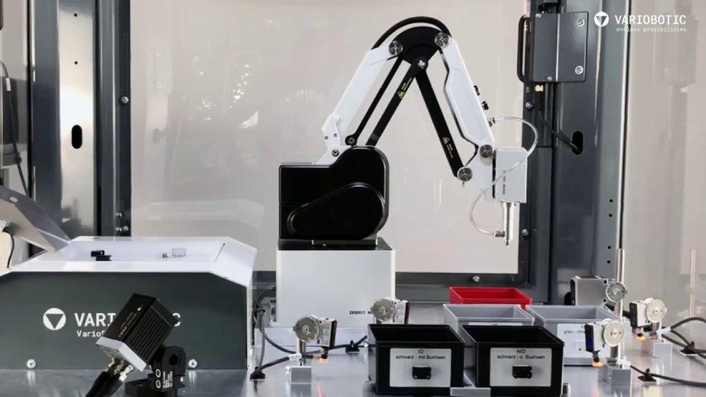 Optische Überprüfung von Bauteilen mit dem DOBOT MG400 Roboter
