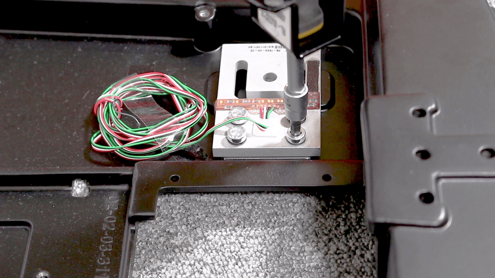 Screwing application with an igus Robolink